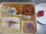 給食メニュー<